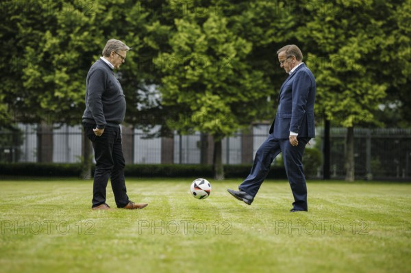 Boris Pistorius (SPD), Federal Minister of Defence, with his brother Harald Pistorius with a