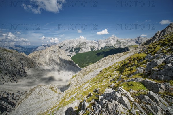 At the Hafelekar, view from the Karwendelblick of the Innsbruck Nordkette to the Karwendel