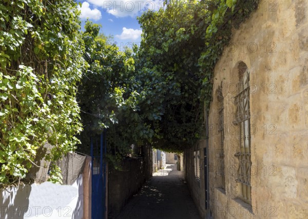Israel, Jerusalem old narrow streets of Nahlaot historic neighborhood with many small synagogues,