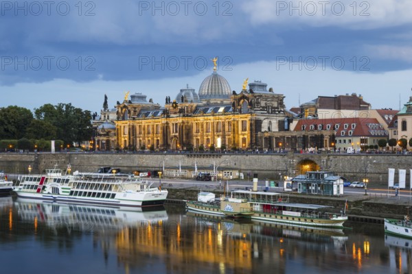 Elbe, paddle steamer, Bruehl's Terrace, Academy of Fine Arts, Dresden, Free State of Saxony,