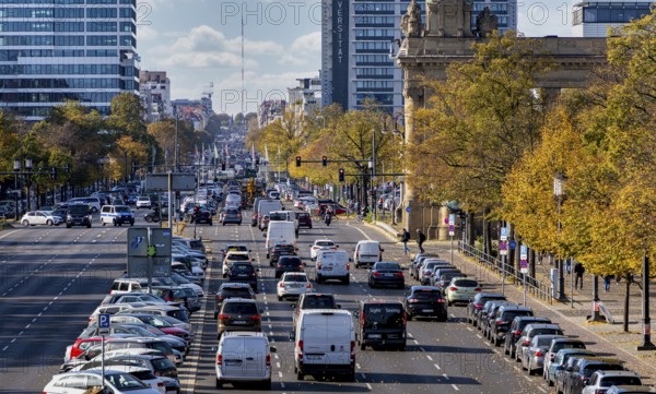 Road traffic on the main street, Straße des 17. Juni, Berlin, Germany, Europe