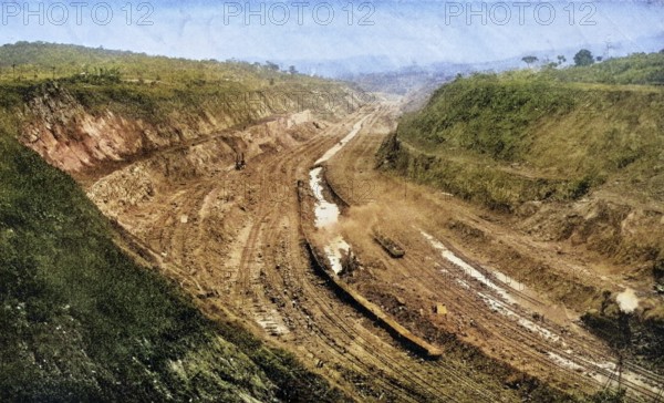 Panama Canal from the west bank, excavation, workers with shovels at work, around 1885, Panama,