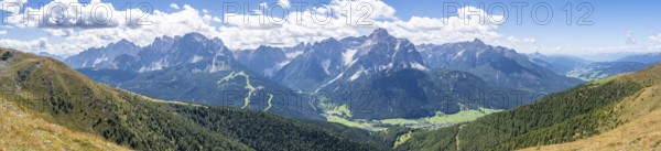 Alpine panorama, Carnic High Trail, view from the Carnic main ridge to the Sesto Dolomites, Carnic