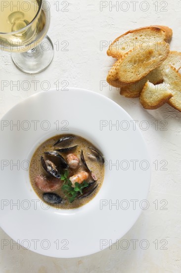 Seafood, shrimp and mussels, in creamy garlic sauce, homemade, no people