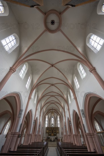 Interior of the Neo-Gothic Basilica of Our Lady, built between 1892 and 94, Kulmbach, Upper