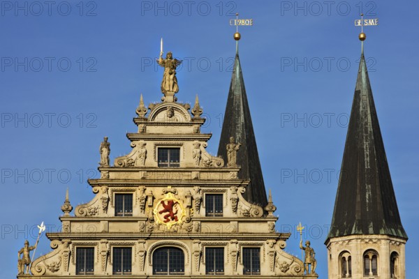 Gewandhaus with Brunswick Lion and the church towers of St Martini, Old Town, Brunswick, Lower