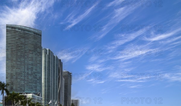 Miami, luxury condominiums located near city financial center, Biscayne Bay and South Beach