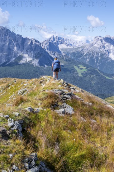 Hiker on the Carnic High Trail, Carnic Main Ridge, Carnic Alps, Carinthia, Austria, Europe