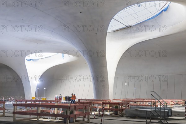 Impressions of the new Stuttgart 21 main station. The shell is finished, now it's time for the