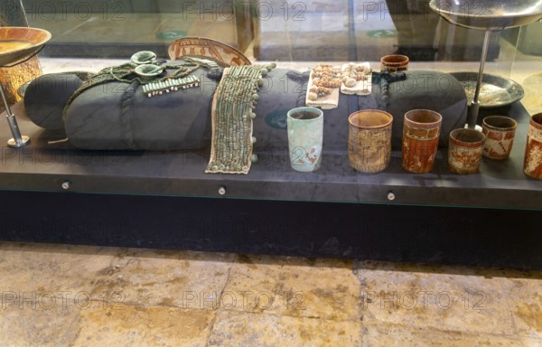 Funeral offerings for king Yuknoom Yich'aak K'ahk, Calakmul, Late Classic period, Mayan