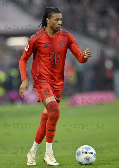 Michael Olise FC Bayern Munich FCB (17) Action on the ball Allianz Arena, Munich, Bavaria, Germany,