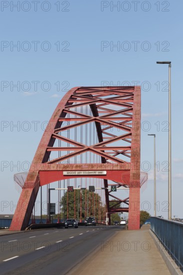 Bridge of Solidarity, road bridge between Rheinhausen and Duisburg-Hochfeld, arch bridge from 1934,