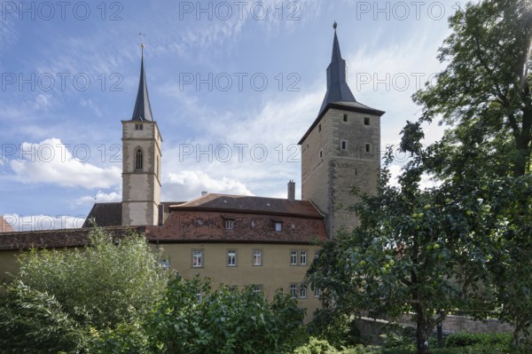Bkick from the Wehrbach to the St. Veit church and the Mittagsturm 15th century, Iphofen, Lower