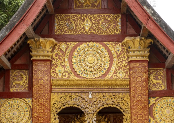 Architectural detail, Wat Sibounheuang, Luang Prabang, Laos, Asia