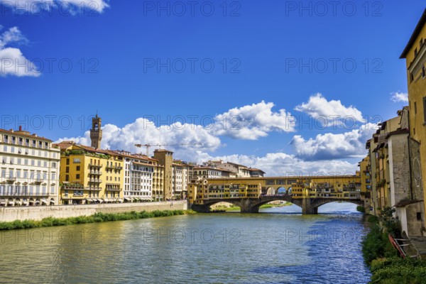 Ponte Vecchio over the Arno, Florence, Tuscany, Italy, Europe