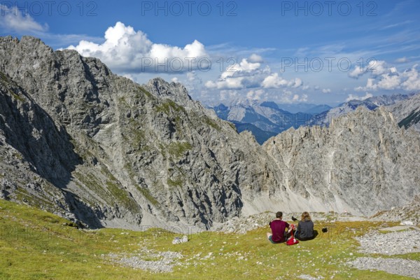 At the Hafelekar, view from the Karwendelblick of the Innsbruck Nordkette to the Karwendel