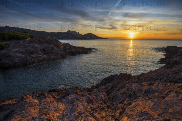 Cap du Dramont, sunrise, Massif de l'Esterel, Esterel Mountains, Département Var, Région