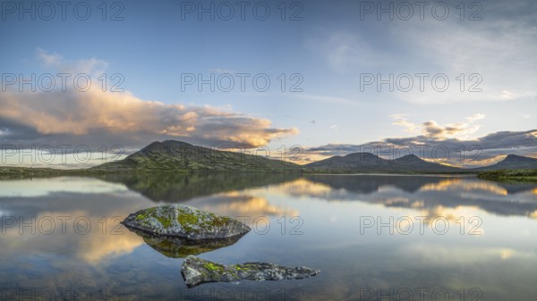 Evening mood at Muvatnet, Rondane National Park, Venabygdsfjell, Rondafjell, Enden, Ringebu,