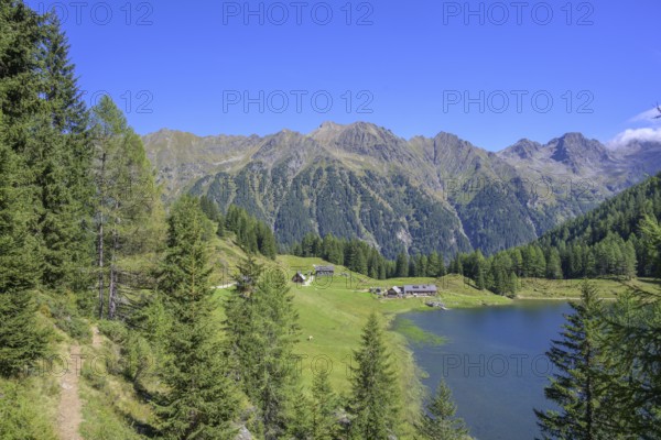 Duisitzkarsee and Duisitzkarseehütte, Schladming, Styria, Austria, Europe