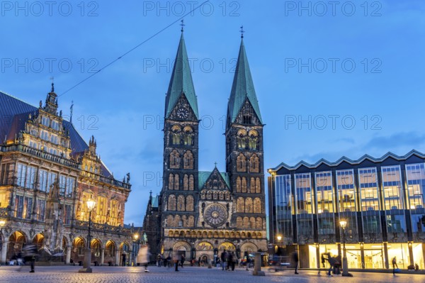 Bremen market square with the town hall, Bremen Cathedral and the House of Parliament on the market