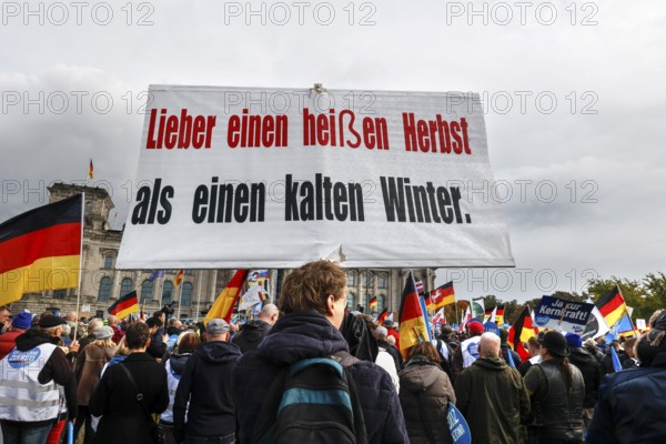 With the slogan Better a hot autumn than a cold winter, AfD supporters demonstrate against