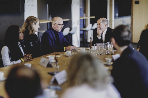 (R-L) Olaf Scholz (SPD), Federal Chancellor, and Frank Christian Hinrichs, Chairman of the