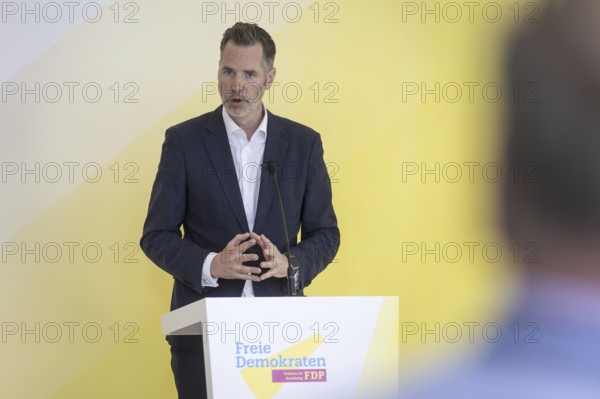 Christian Dürr, Chairman of the FDP parliamentary group, in a press statement in front of the