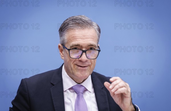 Wolfgang Büchner, Deputy Government Spokesman, recorded during a government press conference in