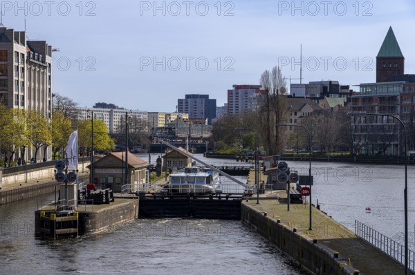 Mühlendammschleuse, Berlin-Mitte, Germany, Europe