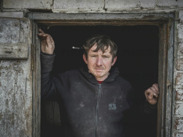 Vova, 46 years old, farmer in Borshchivka. People here only survive thanks to humanitarian aid, the