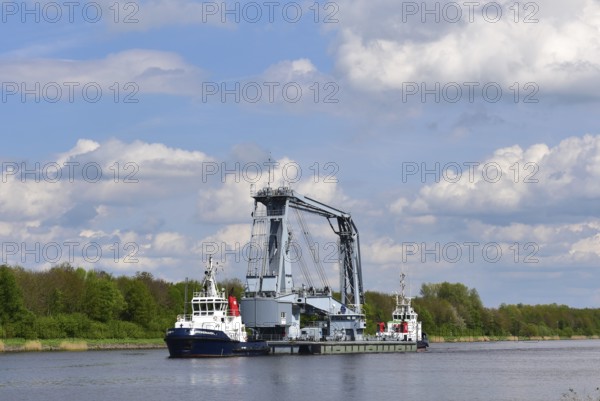 Floating crane Griep Y876 in the Kiel Canal, Kiel Canal, NOK, Schleswig-Holstein, Germany, Europe