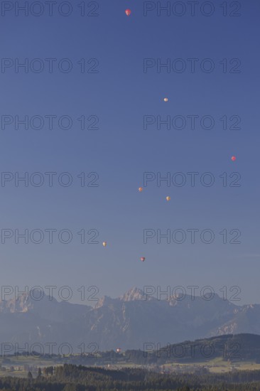 Hot air balloons, morning light, sunny, mountains, summer, Königswinkel, Tannheim Alps, Bavaria,