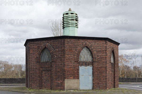 Transformer house of the Cologne gas and electricity works from 1928, octagonal brick building in