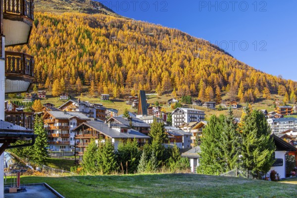 View of the centre in autumn, Saas-Fee, Saas Valley, Valais, Switzerland, Europe
