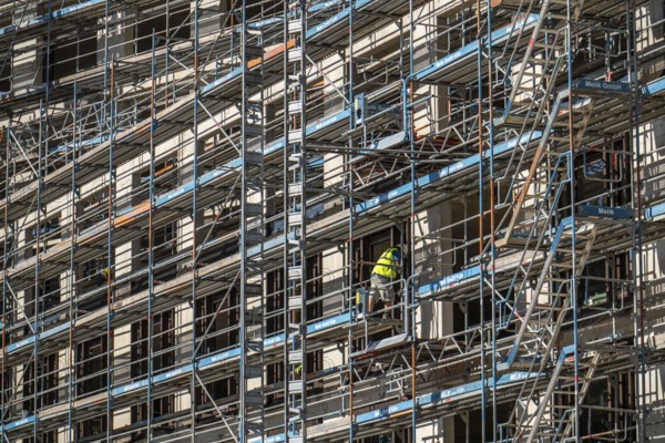 Construction site, at the Cologne Trade Fair Centre, new construction of a high-rise office
