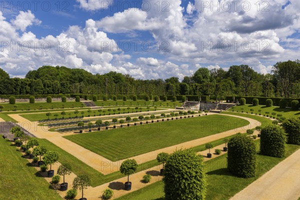 The Grosssedlitz Baroque Garden with the Friedrich Palace is located on a hill on the left bank of