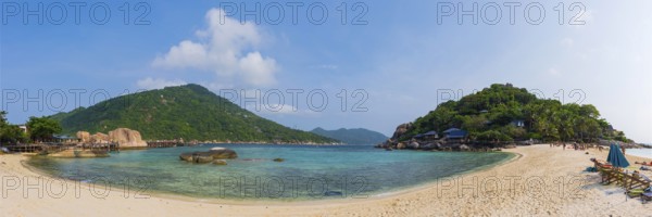 Granite rocks on the beach of Nang Yuan Island, island, holiday island, nobody, empty, lonely,