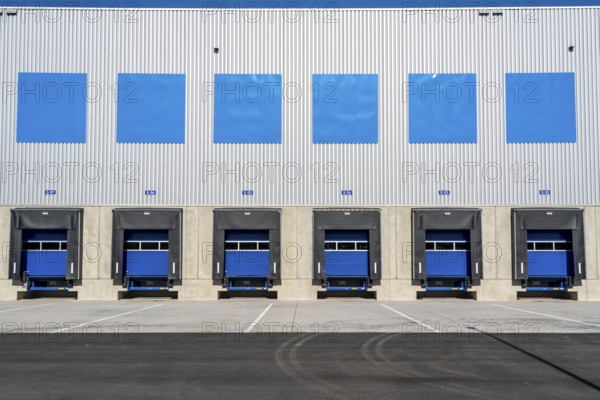 New construction of a logistics hall in Duisburg-Wanheim, part of the Logport 2 site, still unused,