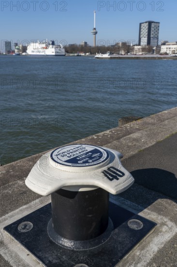 The world's first 3D-printed bollard mooring line, made of metal, at Holland Amerikaplein, Nieuwe