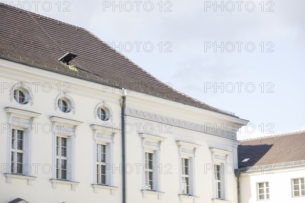 Police snipers guard the entrances in front of Volodymyr Zelensky (President of Ukraine) signs the