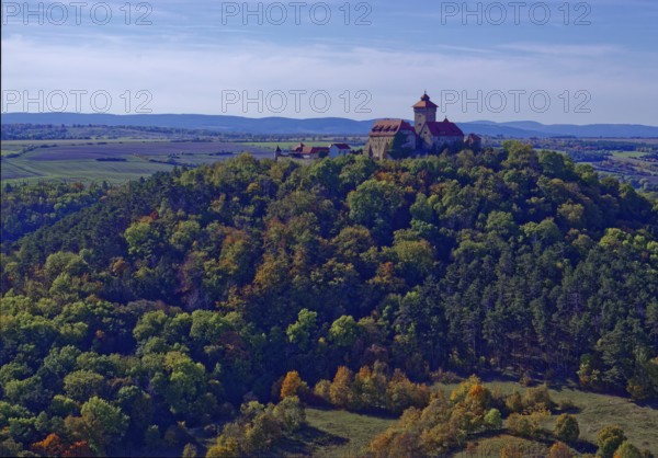 The hilltop castle Veste Wachsenburg is a medieval summit castle belonging to the Drei Gleichen.