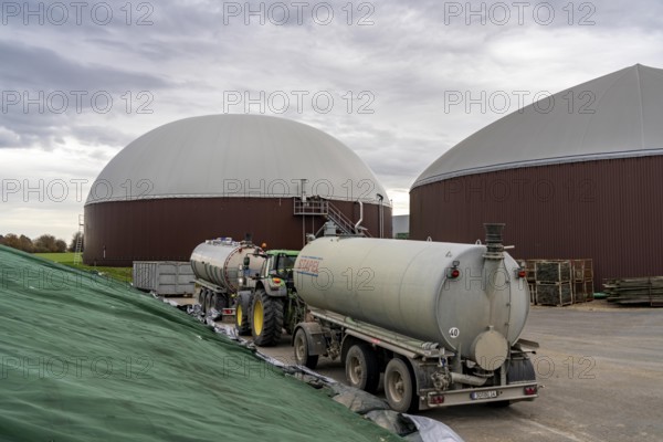 Biogas plant produces gas from various biomass, electricity is generated in combined heat and power