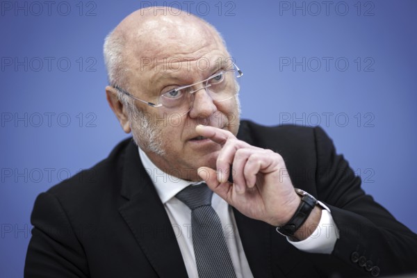 Ulrich Schneider, Managing Director of Der Paritätische Gesamtverband, at a press conference on the