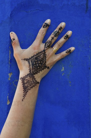 Traditional Moroccan hand tattoo, henna, tattoo, craft, tradition, traditional, oriental, arabic,