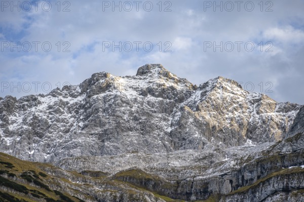 Rocky, steep summit of the Schafkarspitze, Karwendel Mountains, Alpenpark Karwendel, Tyrol,