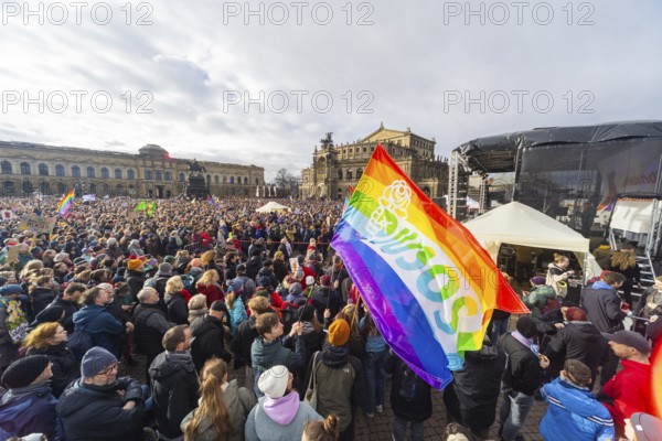 160 organisations and initiatives demonstrated against the right in Dresden on Saturday. Around 10,