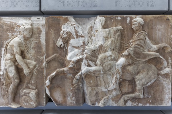 Scene with horsemen from the Parthenon frieze, original, Acropolis Museum, architect Bernard