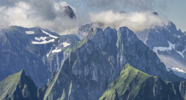 Mountain panorama from the Nebelhorn, 2224m, to the Höfats 2259m, behind it the Großer Krottenkopf,