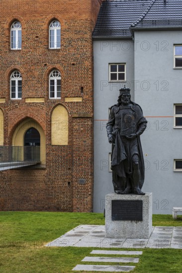 Statue of Wladislaus II of Opole in front of the Upper Castle on Nicolas Copernicus Square in