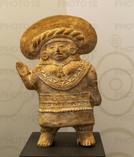 Figurine model woman with a child on her back, Jaina, Late Classic period, Mayan archaeological